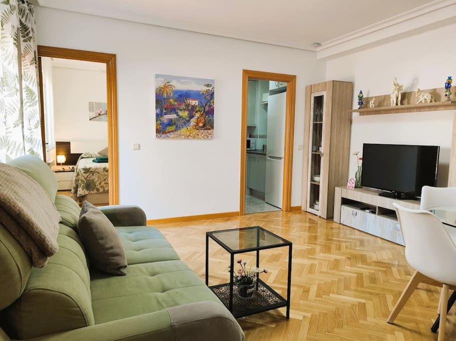 Apartamentos Turisticos Seviro Мадрид Экстерьер фото